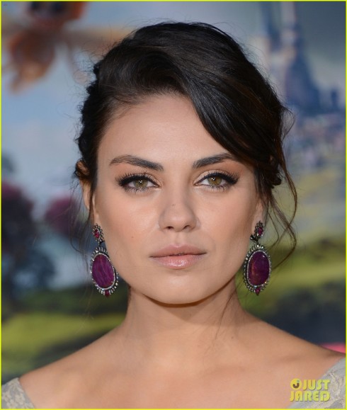 mila-kunis-james-franco-oz-the-great-and-powerful-premiere-23